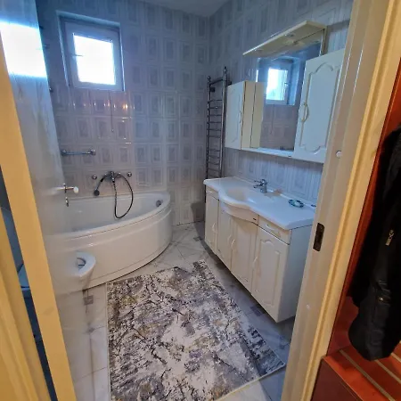 Avalon Apartment *